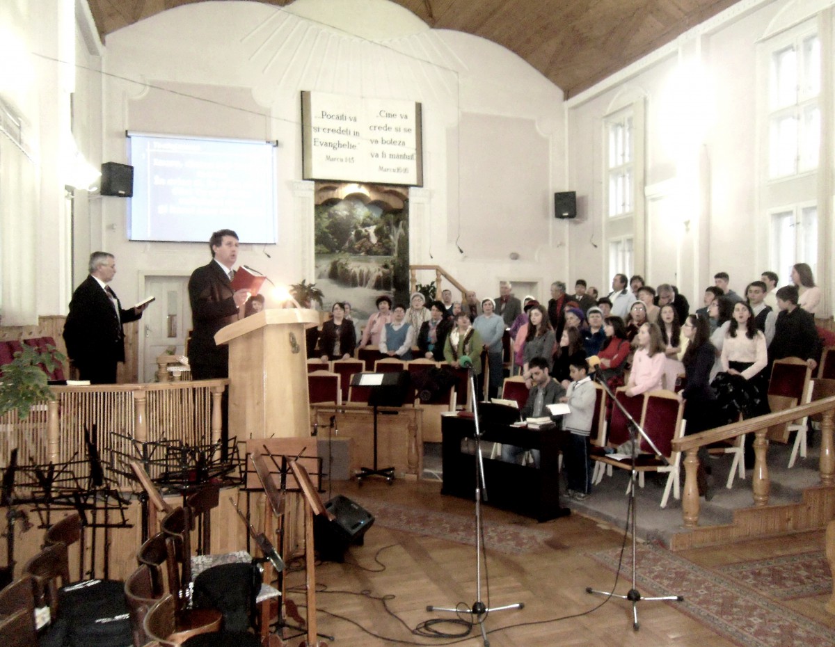 BOTEZ NOU-TESTAMENTAR LA BISERICA BAPTISTĂ „BETEL” SALONTA