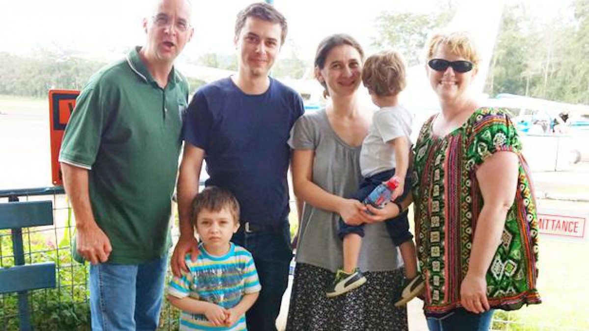 Vești din Ukarumpa - familia Taciuc