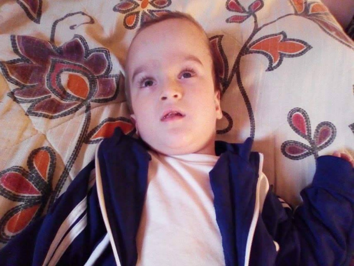 Vreau sa ajut! Arsenie are nevoie de ajutor pentru operatia pe creier